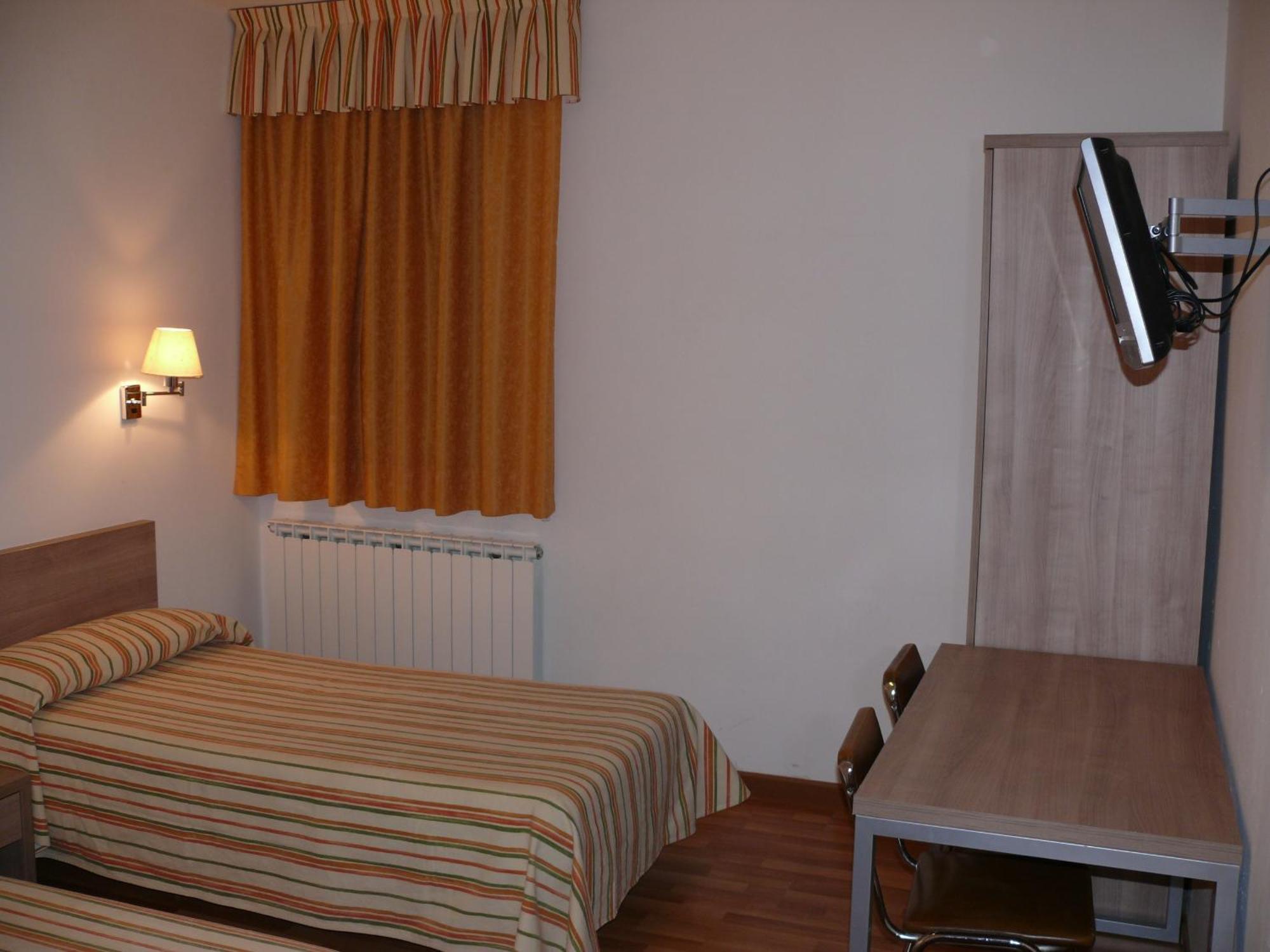 Hostal Muntanya Artesa de Segre Экстерьер фото